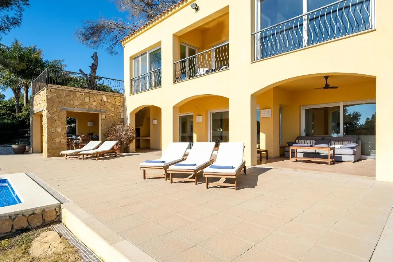 The Beauty Of Cala Tamarit Villa Tarragona 0*,